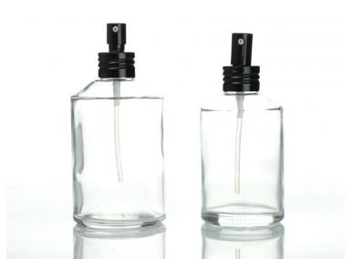 bottiglie di vetro trasparente
