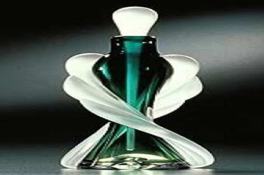 il design della forma della bottiglia di profumo